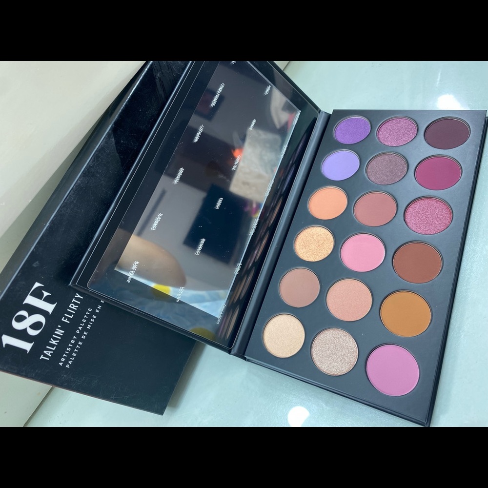 COPY - 18F Morphe make up pallet!